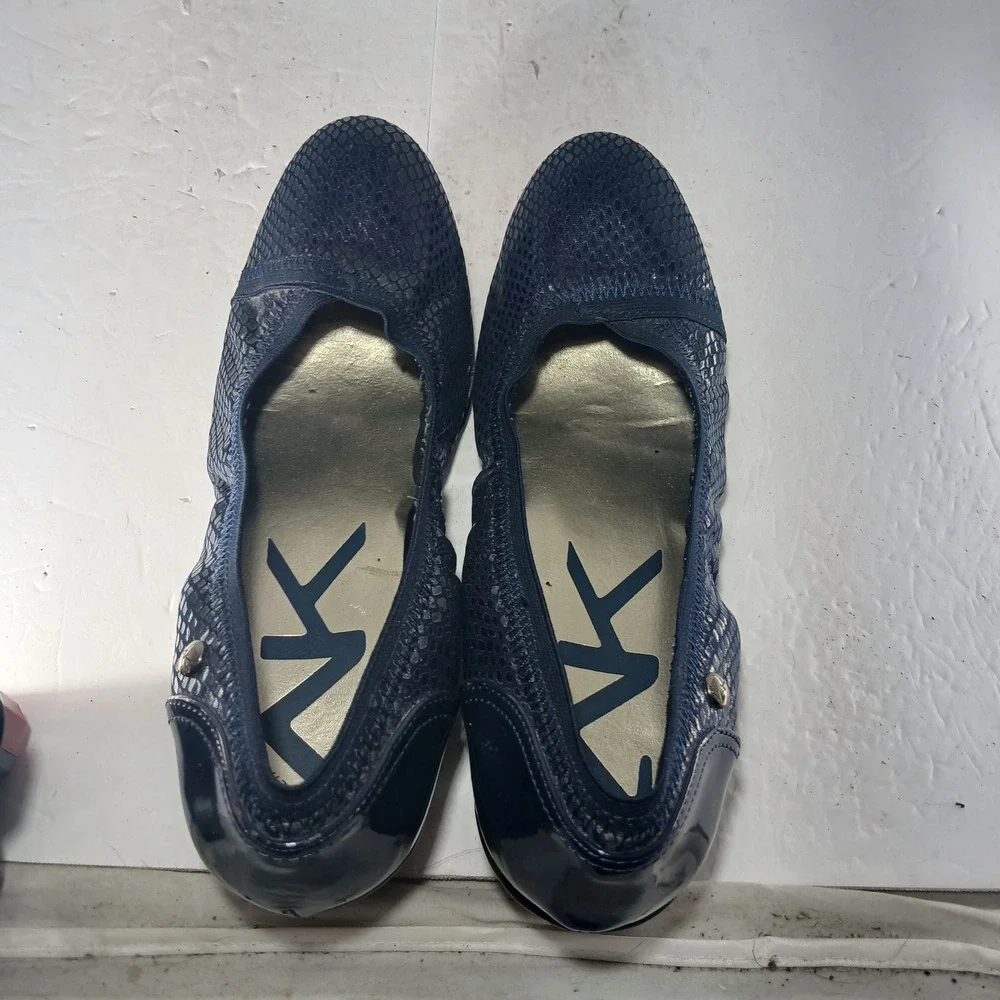Anne Klein Sport Drestyn Wedge Pumps 8M Navy Blue Snakeskin Patent Professional